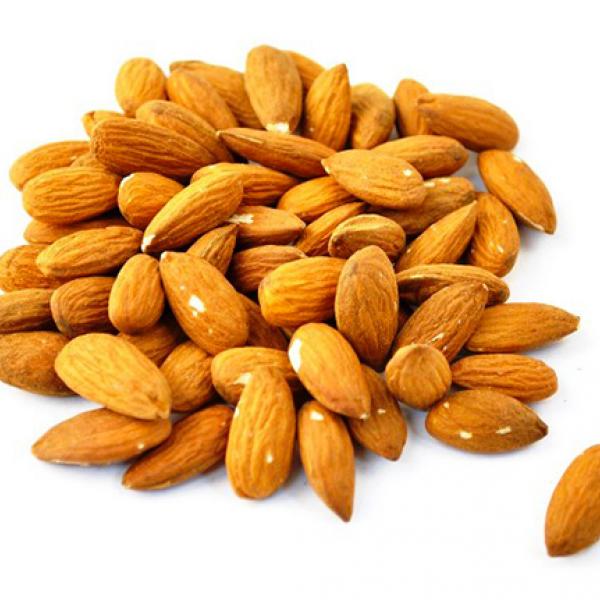  Shelled almonds